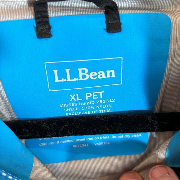 LAND’S END Sz XL Petite Zip Up Venting Drawstrings Hooded Windbreaker Jacket - Picture 7 of 14